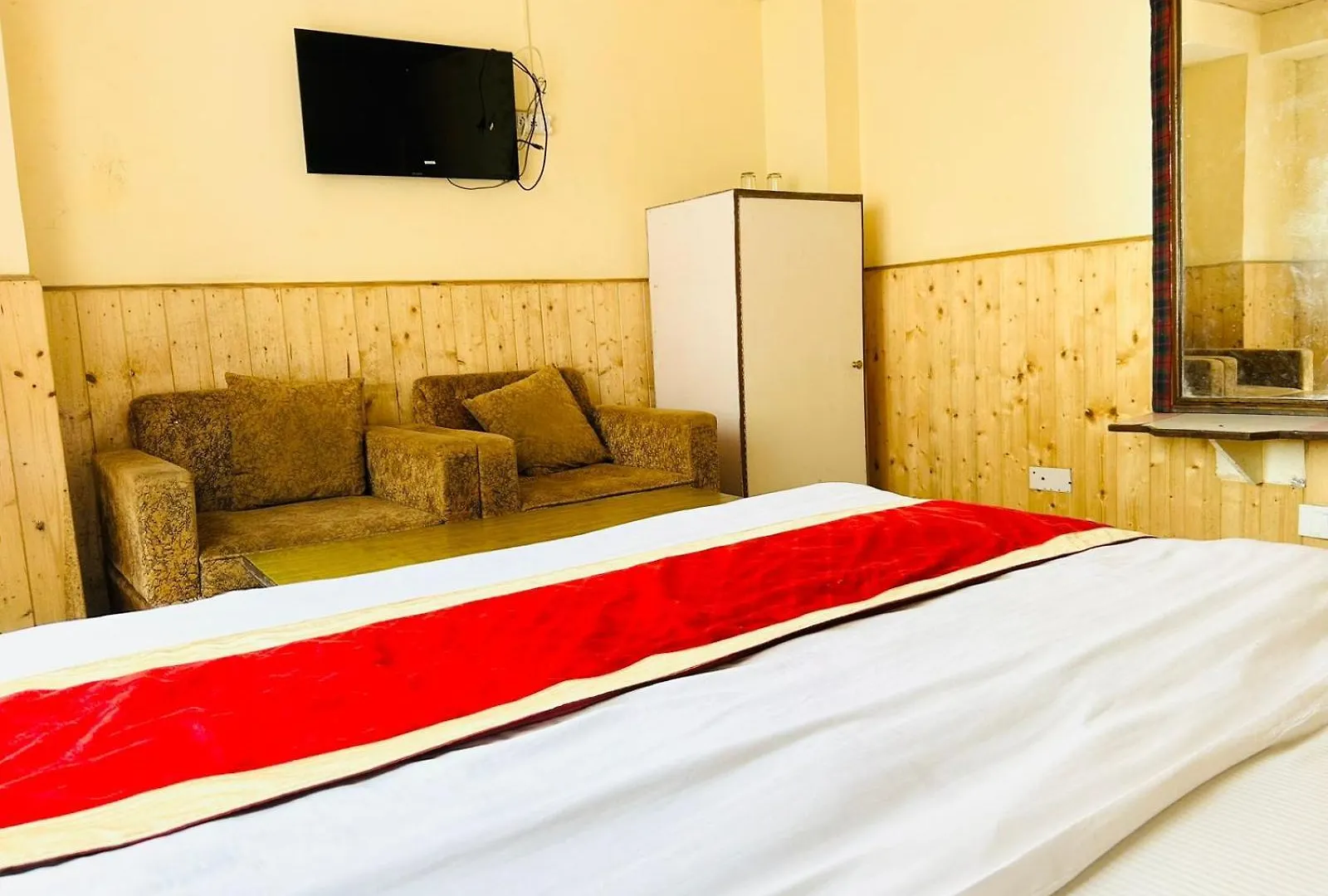 Shorya Regency Near Mall Road 호텔 심라