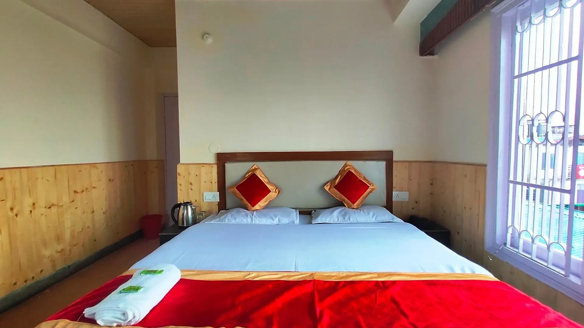 Shorya Regency Near Mall Road Hotel Shimla