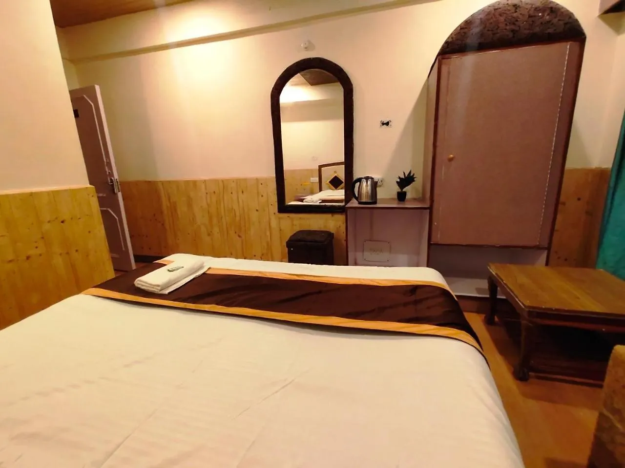 Shorya Regency Near Mall Road Hotel Shimla