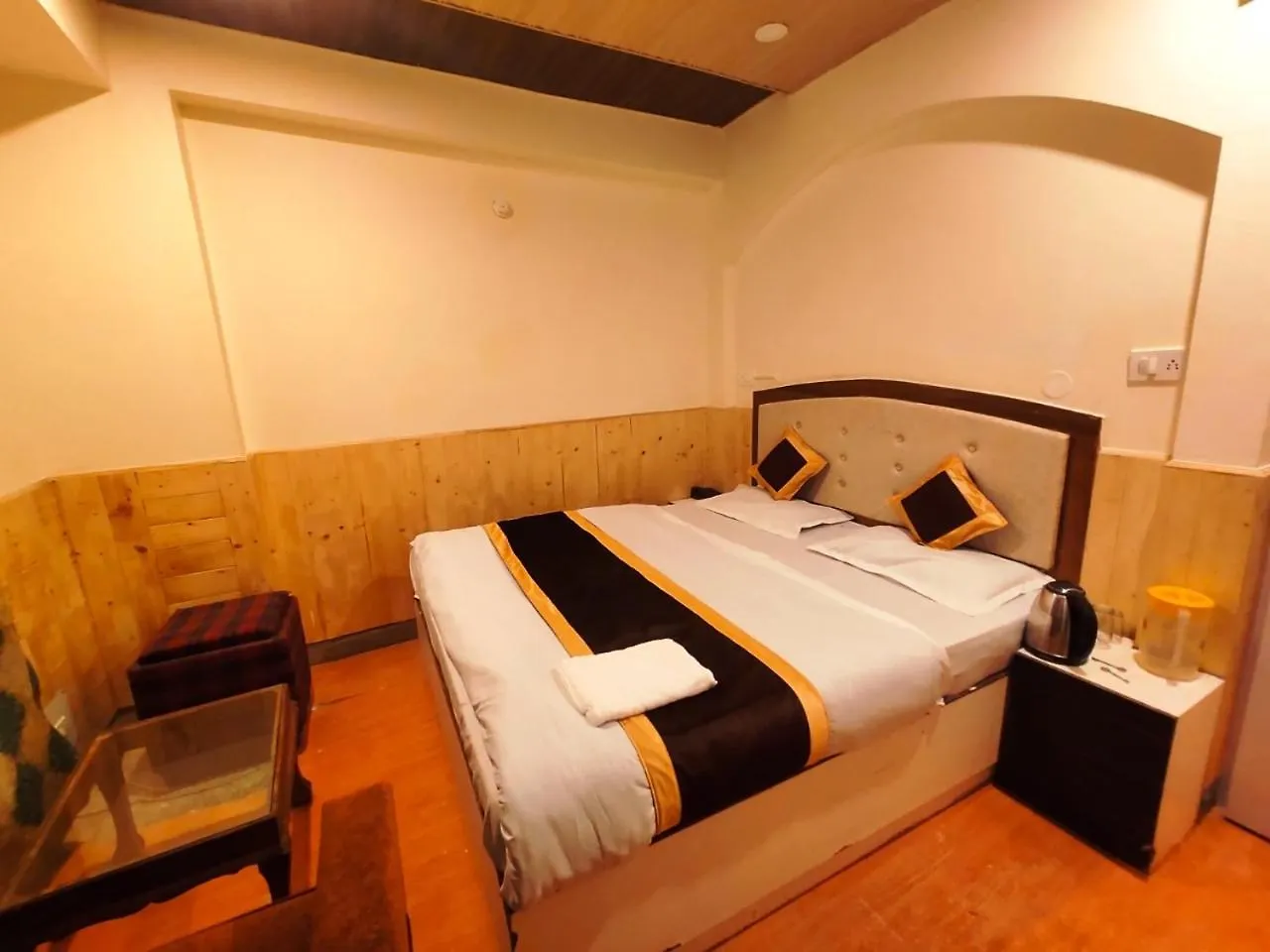 Shorya Regency Near Mall Road Hotel Shimla 2*,