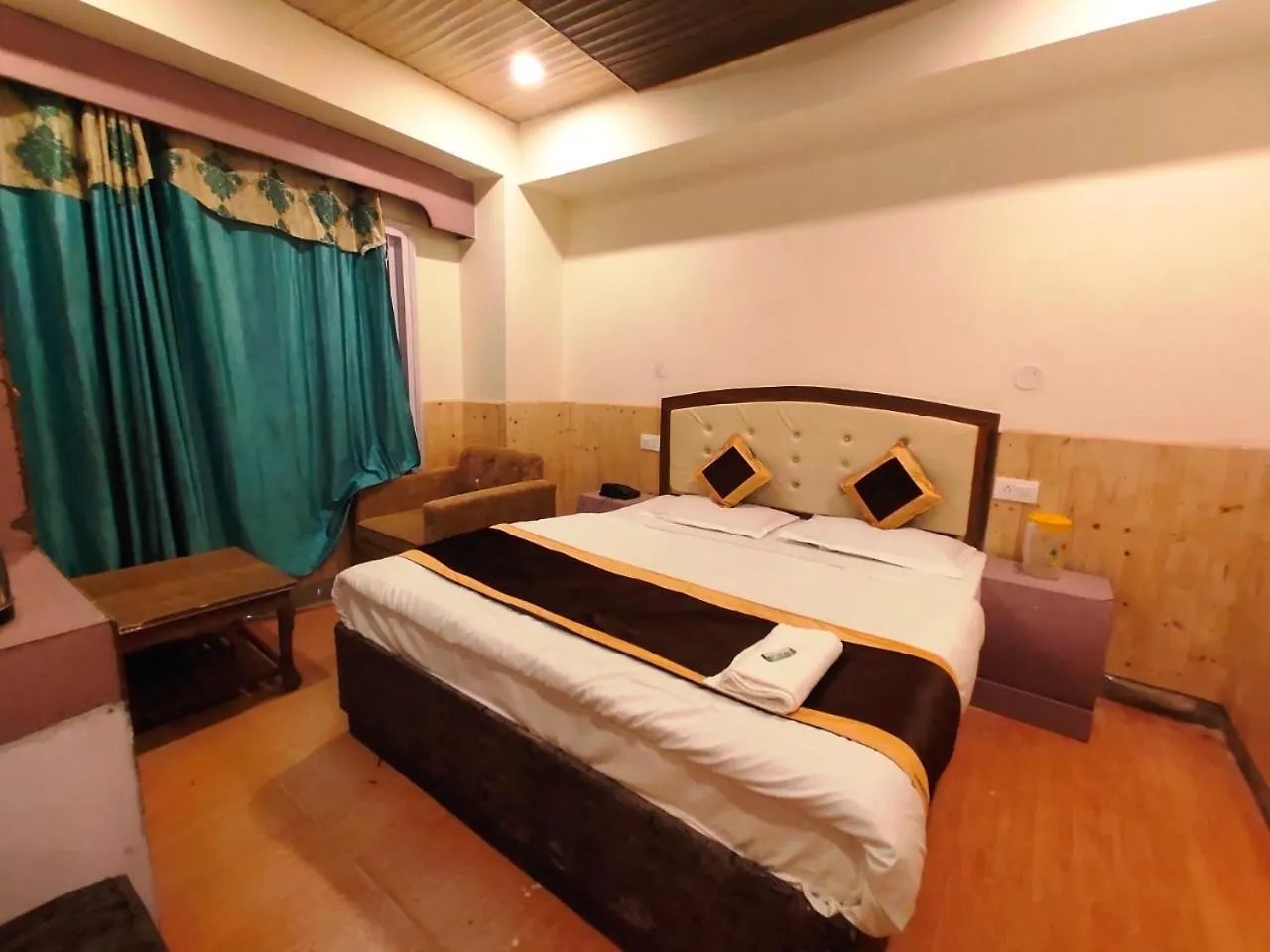Shorya Regency Near Mall Road Hotel Shimla