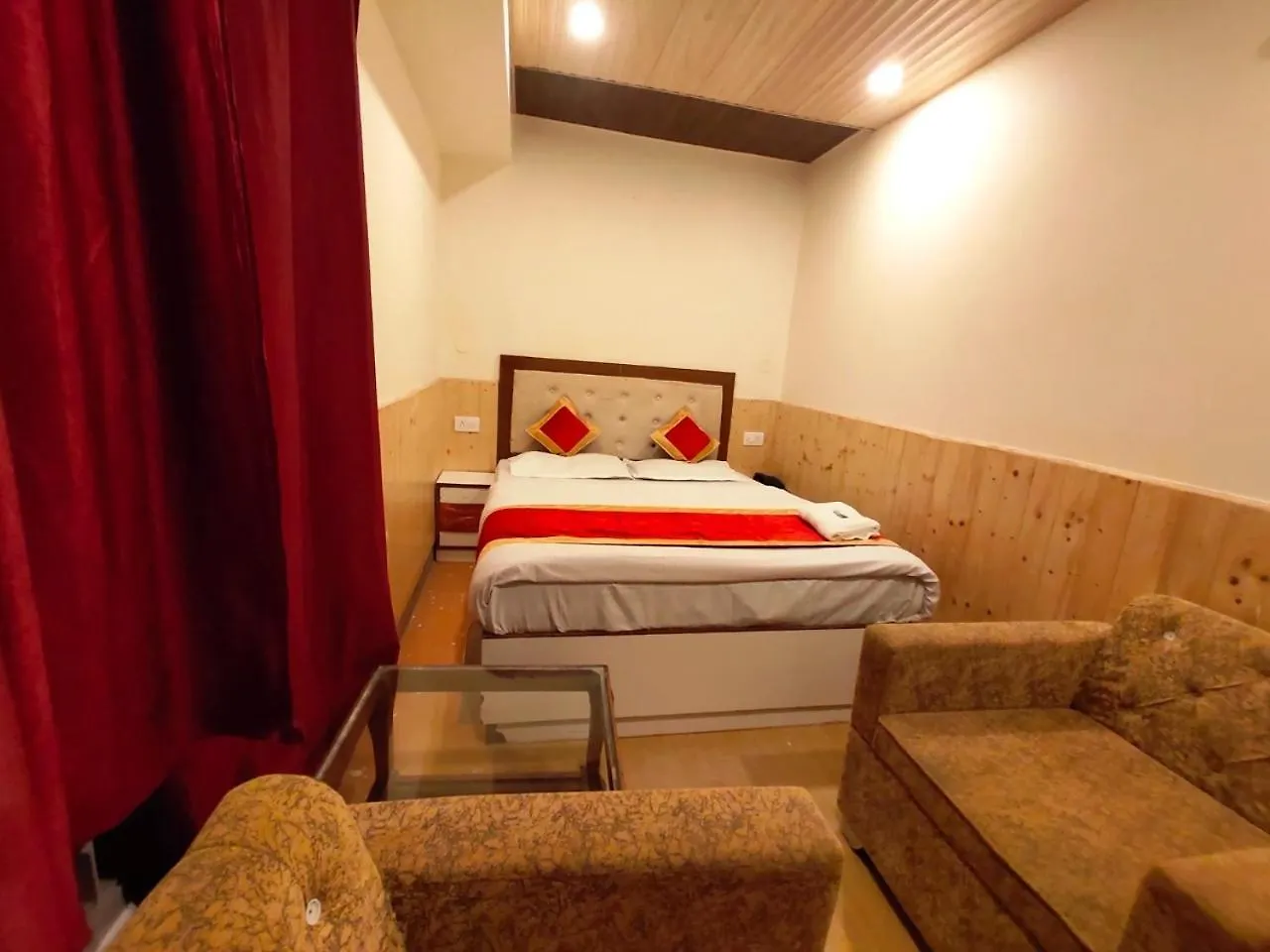 **  Shorya Regency Near Mall Road Hotel Shimla India