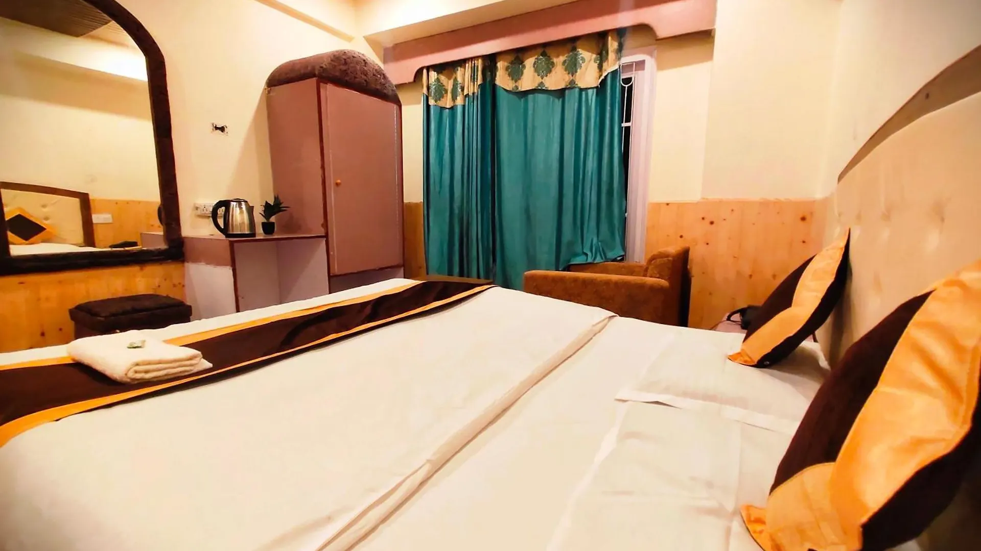 Shorya Regency Near Mall Road Hotel Shimla